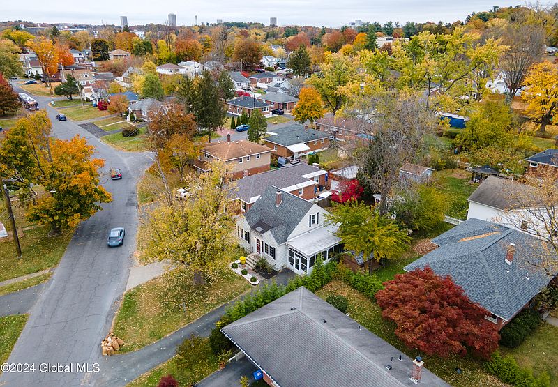 2nd image of 177 Berkshire Boulevard
