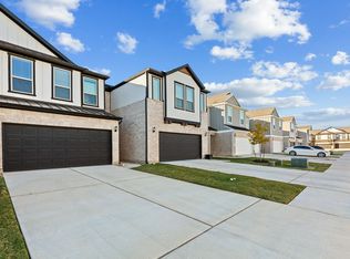 2725 Woodall Dr, Springfield, MA 01103