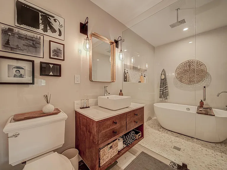 Master bathroom with mixed marble pattern.
