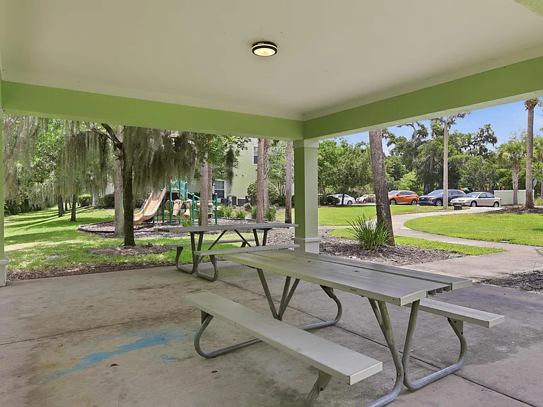Olive Grove Apartments — Photo 6