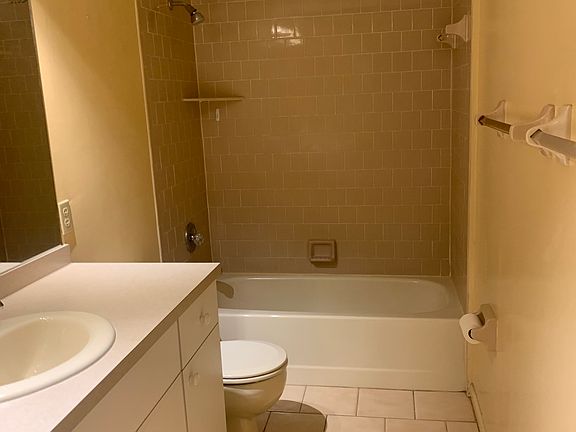 5th image of 2505 N Ocean Dr APT 1