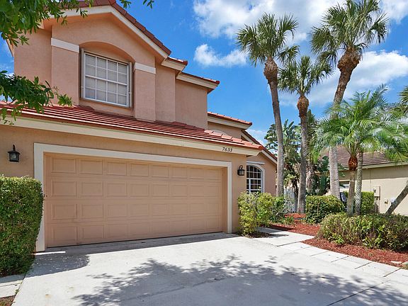 Home For Sale In LAKE POINTE