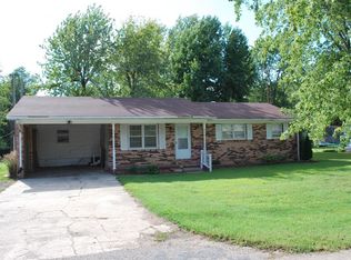 601 Harry Dr, Dexter, MO 63841