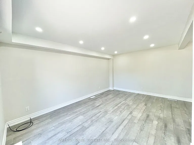 26 Homeland Ct — Photo 16