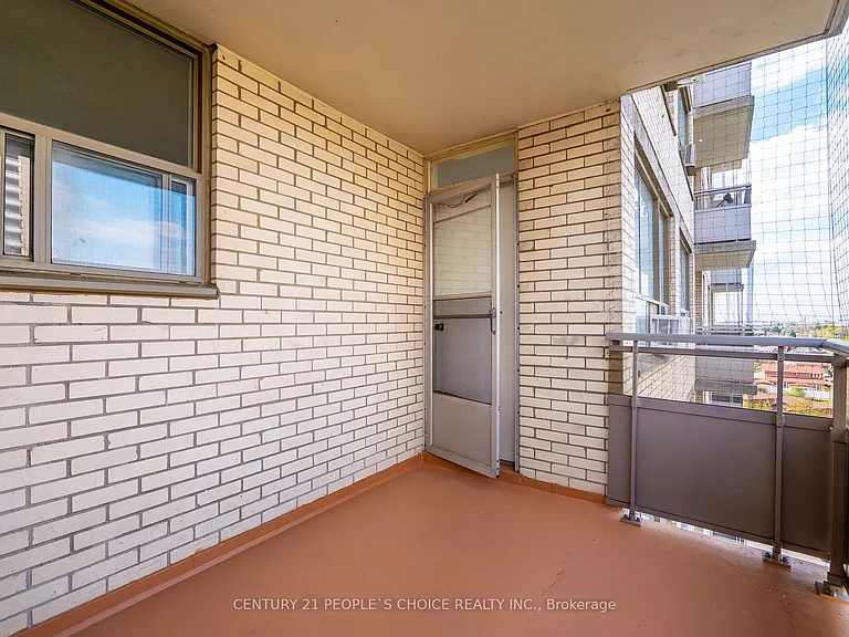 390 Dixon Rd #702 — Photo 33