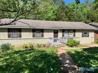 3215 Delia Ln NW, Huntsville, AL 35810