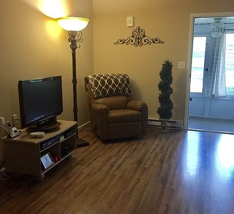 4th image of 474B Thornbury Ct