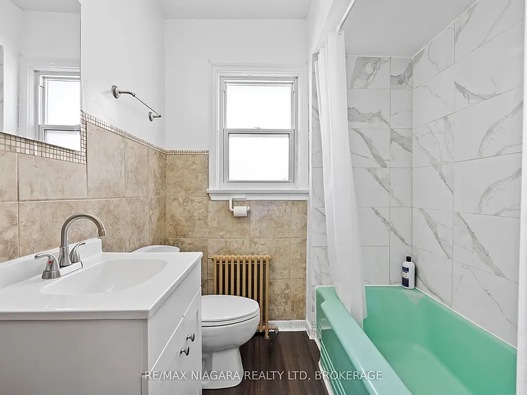 136 Haig St #1 — Photo 9