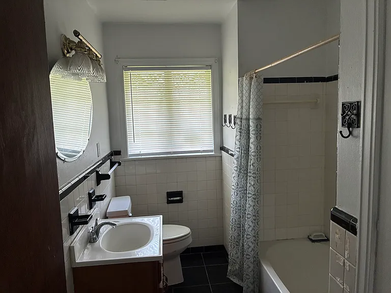 2414 Osage St — Photo 9