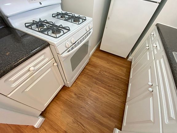 2nd image of 747 10th Ave APT 21C