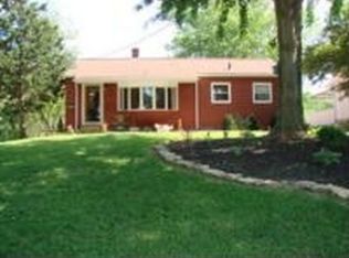 930 Kane St, Dubuque, IA 52001
