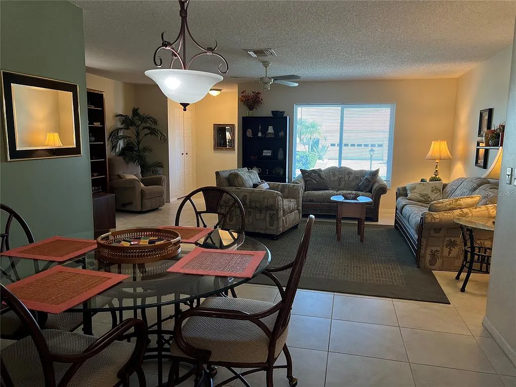 2 bed, 2.0 bath, 1516 sqft, $2,100 — Photo 2