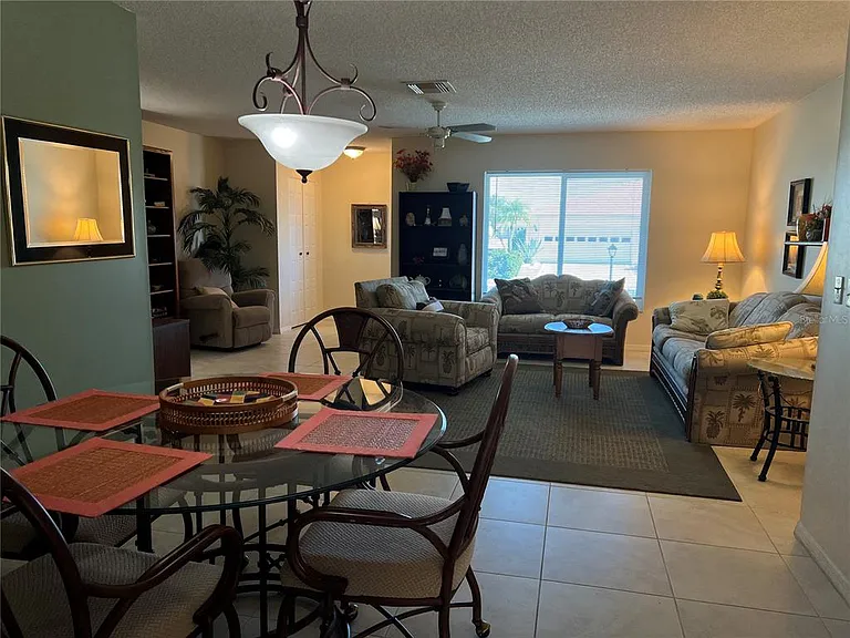 1814 Columbine Pl — Photo 2