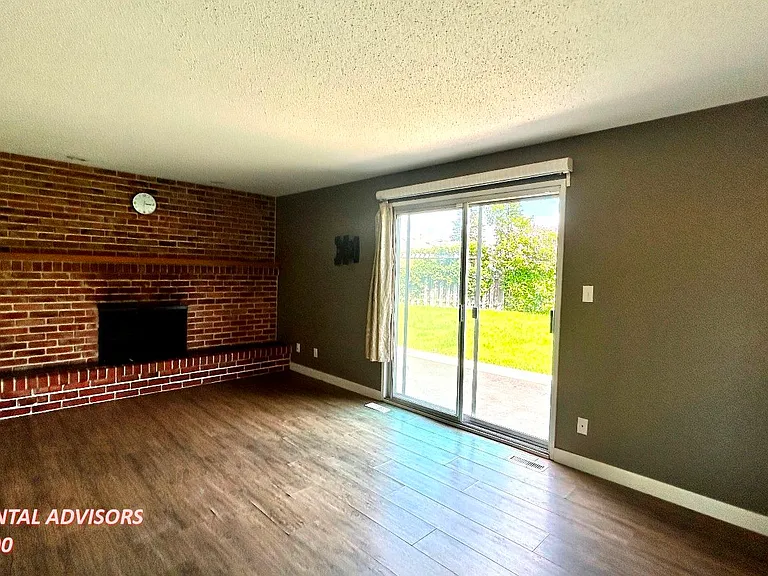 10819 43rd Ave NW #UPPER — Photo 15