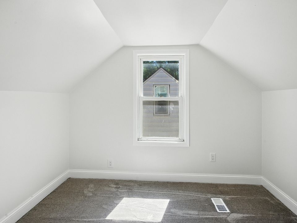 429 W Bernhard Ave, photo 10