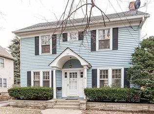 531 Palace St, Aurora, IL 60506