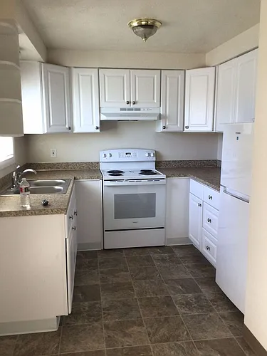 721-759 Hawthorne Ave NE Photo 1