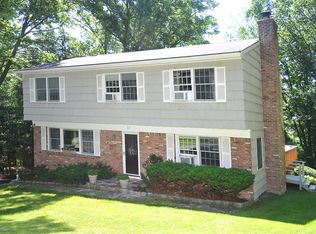 37 Whitman Rd, Yorktown Heights, NY 10598