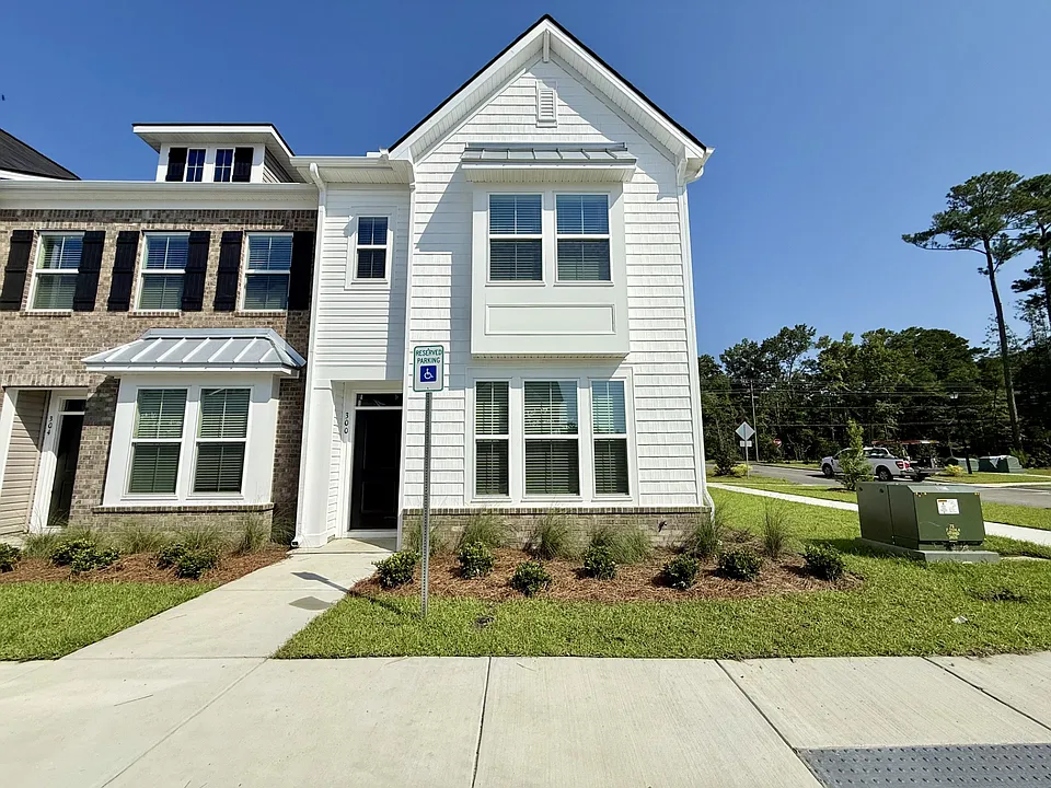 300 Deer Ridge Way