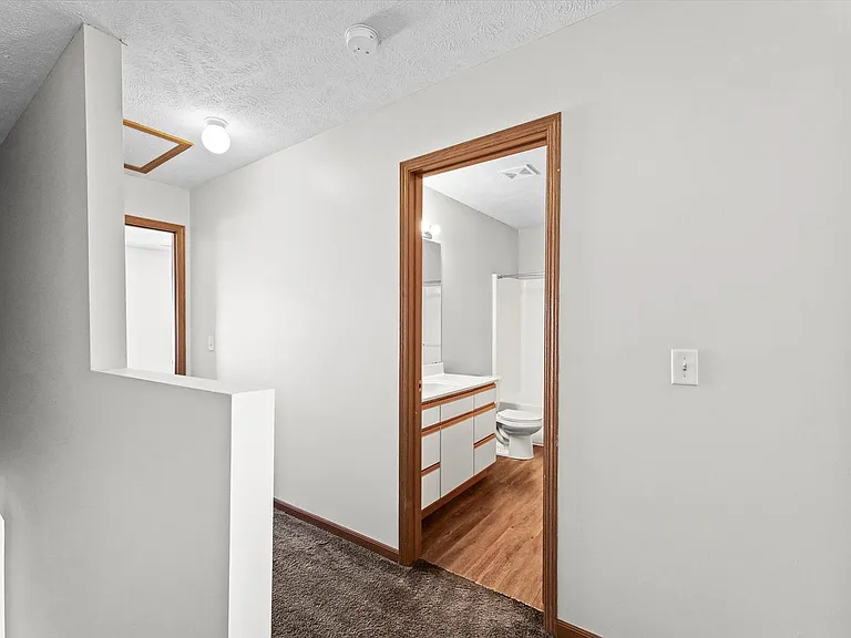 129 Crossing Dr — Photo 8