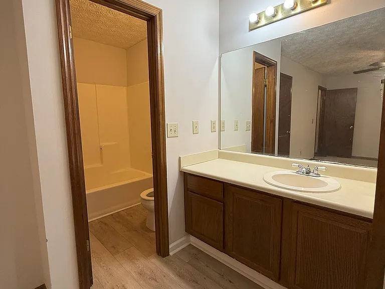 1112 Booth Ct SW #C — Photo 15