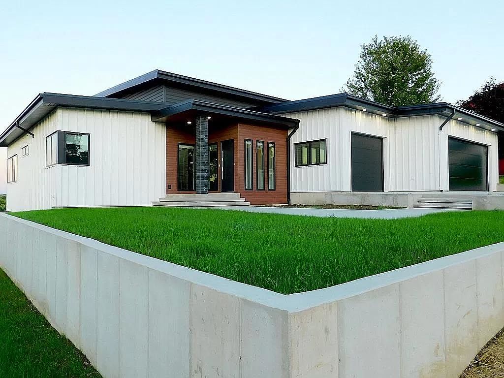 1101 Walnut St, Decorah, IA 52101 Zillow