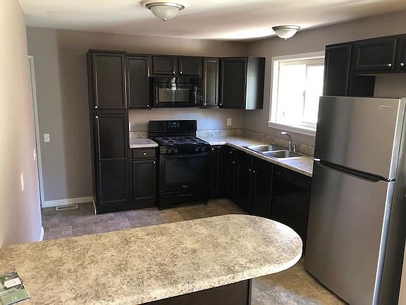 3rd image of 2720 Knollwood Ln