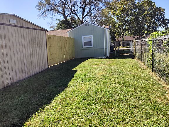 3rd image of 202 Del Monte Ln #A