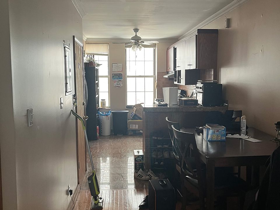 1st image of 4808 30th Ave #2