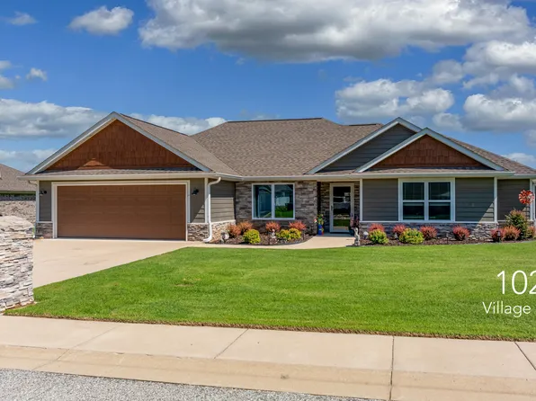 1022 Village Dr, Grove, OK 74344