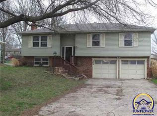 504 N Walker Ln, Olathe, KS 66061