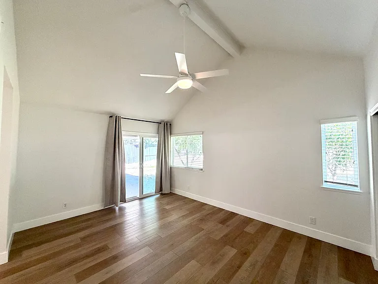 1345 Sunrise Cir N — Photo 21