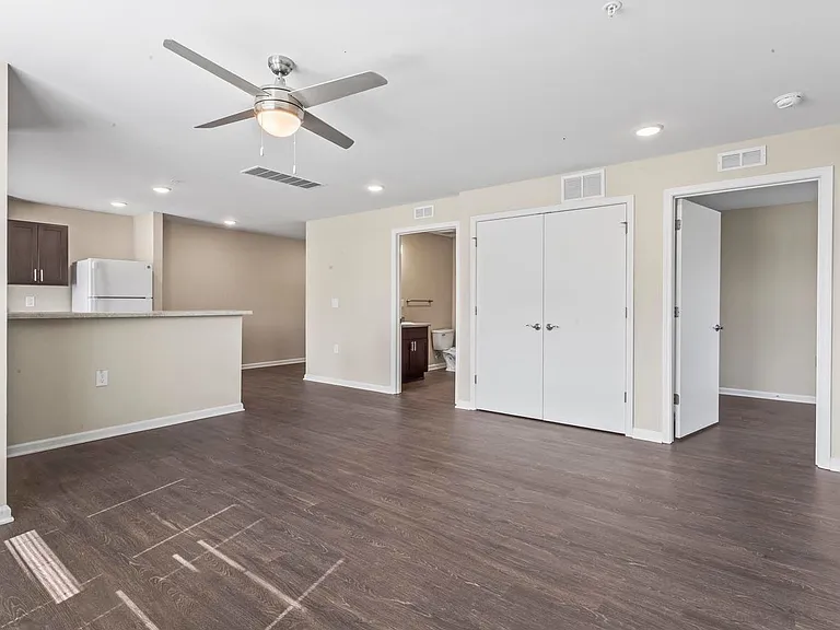Stanton Park Apartments — Photo 13