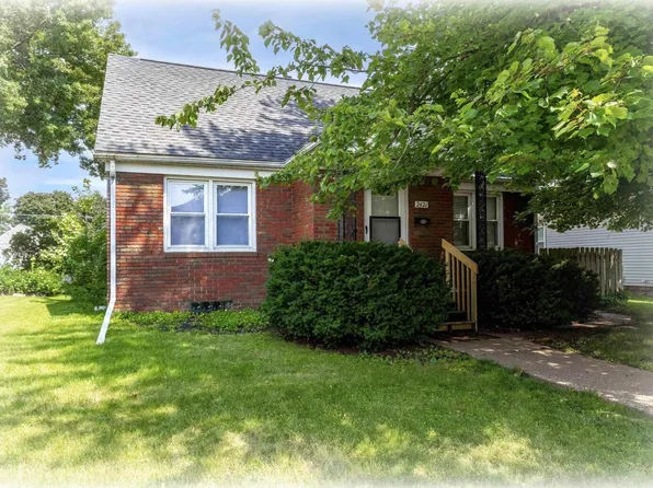 2421 N Howell St, Davenport, IA 52804