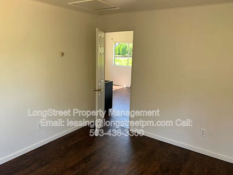 2425 SW Pickford St — Photo 9