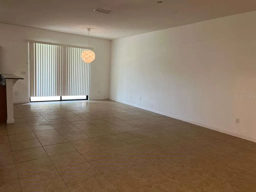 4 bed, 2.5 bath, 1709 sqft, $2,250 — Photo 4