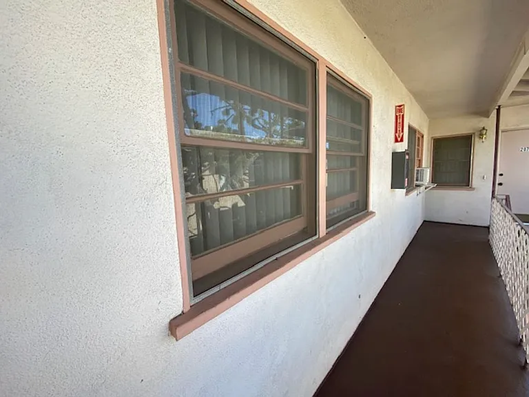 13759 Oxnard St — Photo 5