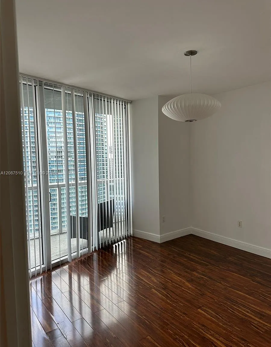 Iconbrickell Condo No 1 — Photo 3