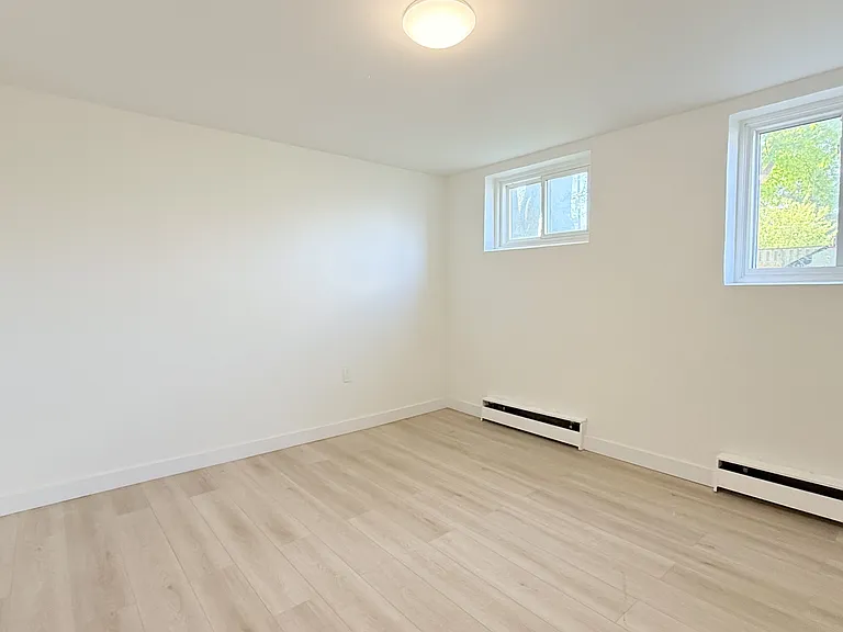 359 Hilton Ave — Photo 6