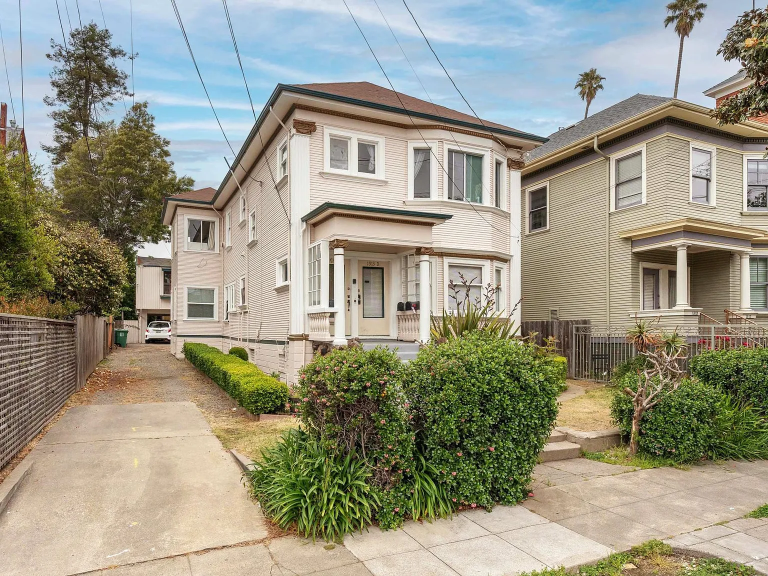 1913 Berkeley Way — Photo 3
