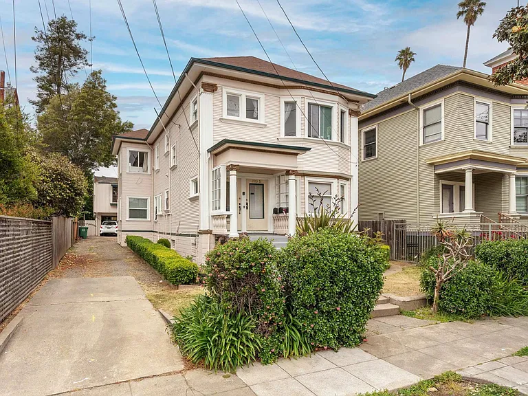 1913B Berkeley Way — Photo 3