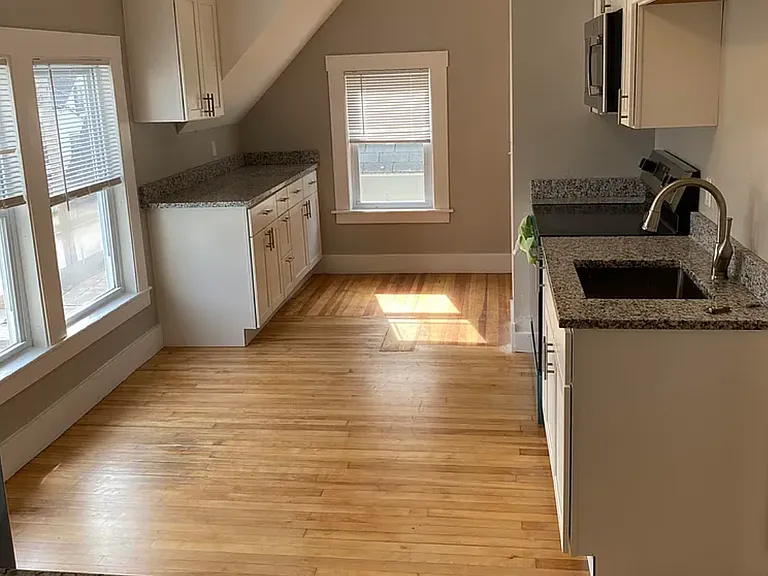 26 Pierce St #B — Photo 5