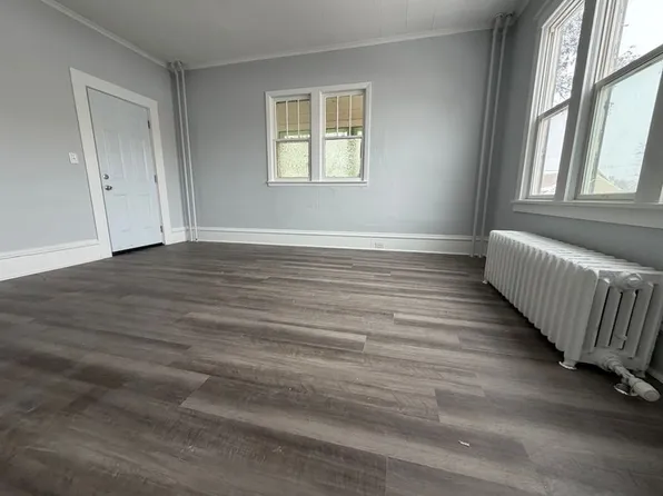 13 1st St SW, Chisholm, MN