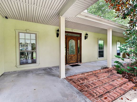 4th image of 38 Oak Allee Dr