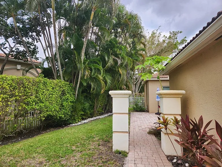 2564 Sandy Cay — Photo 15