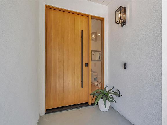 4th image of 1224 Lynhurst Way