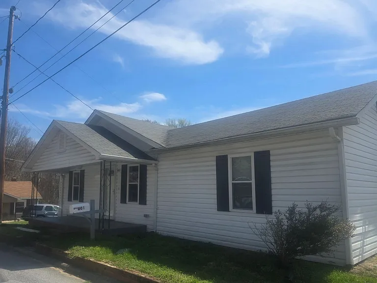 601 Huger St — Photo 1
