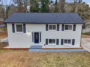 1332 Pineglen Dr, Riverdale, GA 30296