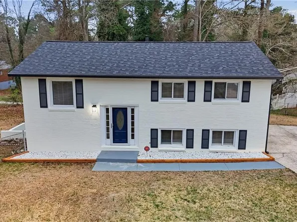 1332 Pineglen Dr, Riverdale, GA 30296