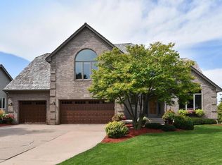 3205 Quinwood Ln N, Plymouth, MN 55441